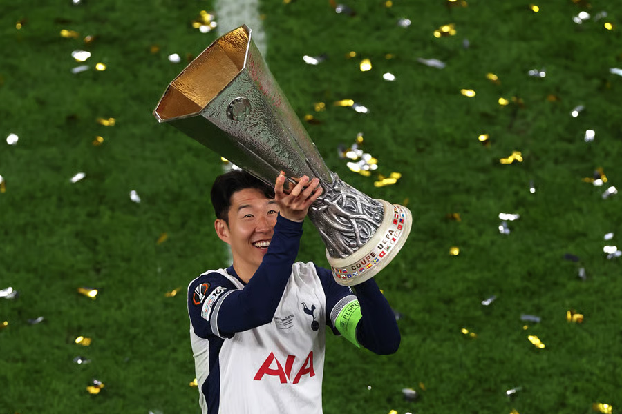 ပရိသတ်တွေကိုနှုတ်ဆက်ဖို့ တော့တင်ဟမ်သို့ပြန်လာမယ့် ဆွန်ဟောင်မင်