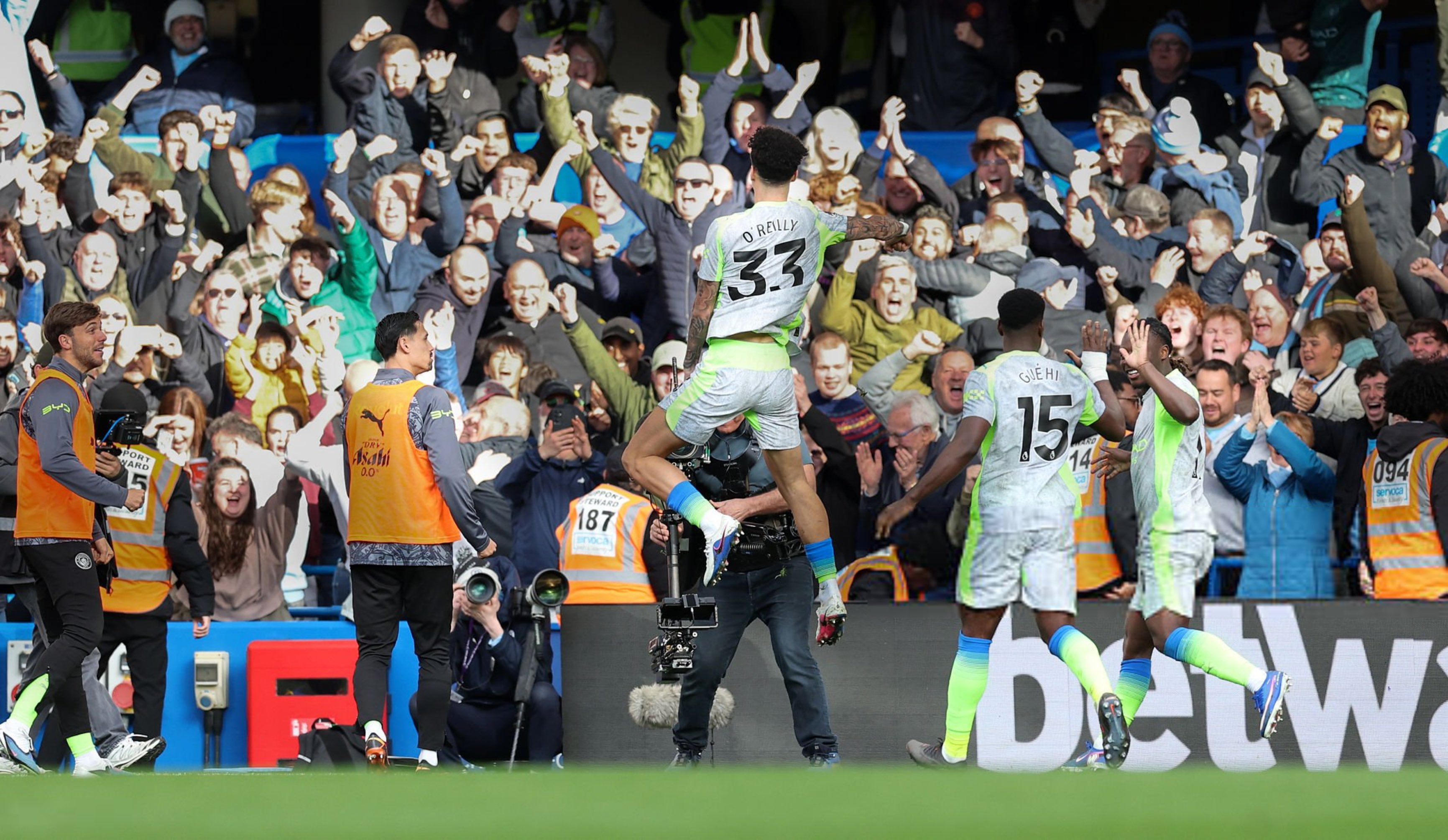 ချဲလ်ဆီးကို ဂိုးပြတ်အနိုင်ယူကာ အာဆင်နယ်နဲ့ ၆မှတ်အကွာကိုရောက်လာတဲ့ မန်စီးတီး