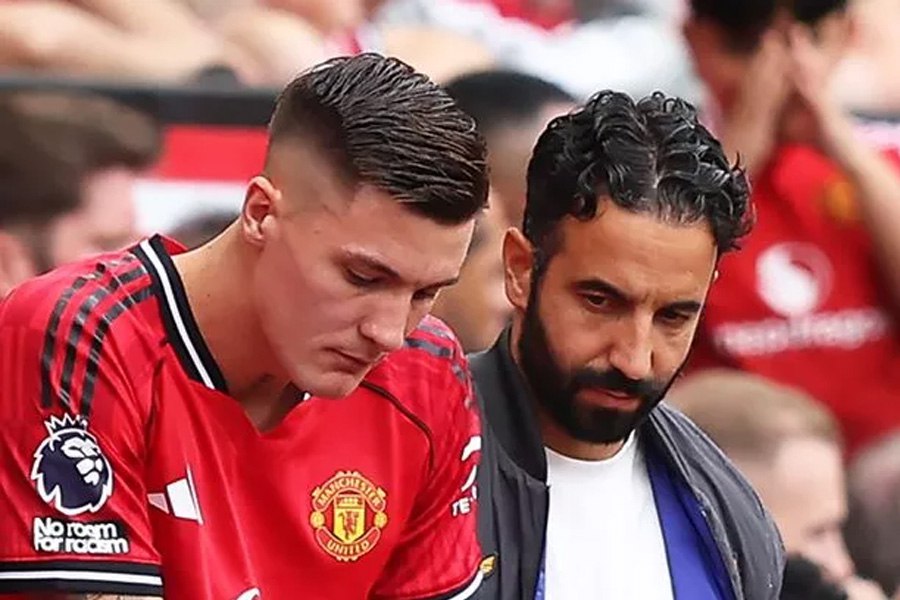 ယူနိုက်တက်ကို ပြောင်းလာပြီးနောက် ဆက်စ်ကို ရုန်းကန်နေရတယ်လို့ အာမိုရင်ဝန်ခံ