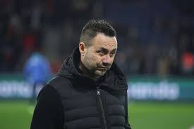 တော့တင်ဟမ်နဲ့ ဆွေးနွေးမှုတွေ ပြုလုပ်နေတဲ့ ဒီဇာဘီ