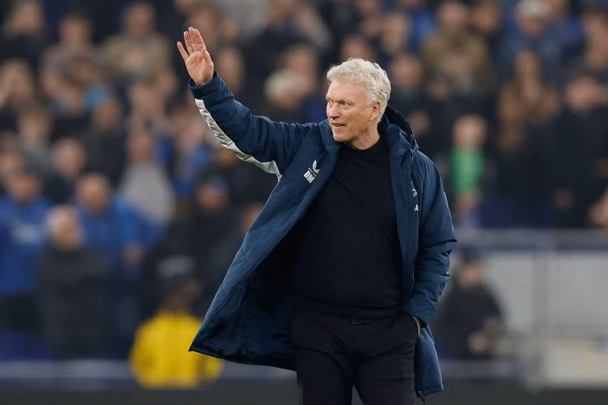 နည်းပြဒေးဗစ်မိုယက်စ်နဲ့ စာချုပ်သစ်အတွက် ဆွေးနွေးဖို့ စတင်လာတဲ့ အဲဗာတန်