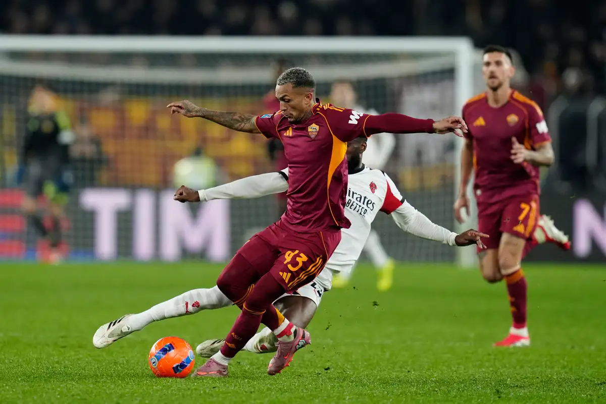 ရိုးမားနောက်ခံလူ ဝက်စလေကို ပစ်မှတ်ထားစောင့်ကြည့်နေတဲ့ မန်စီးတီး